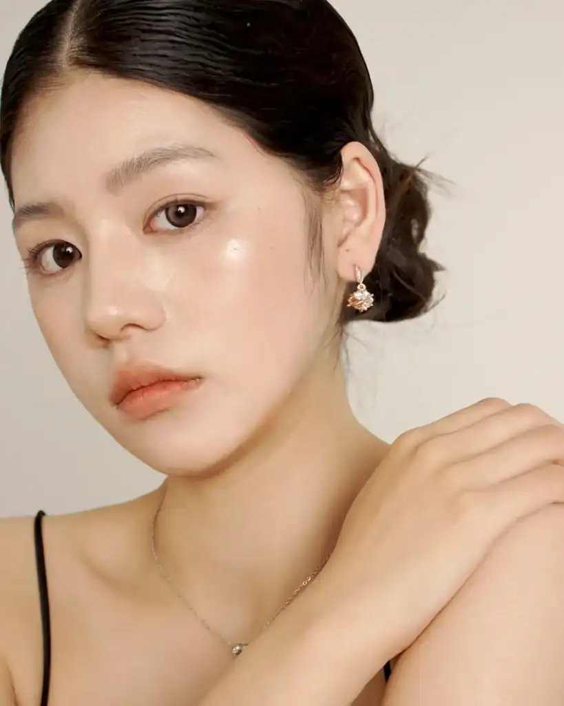 細緻滿鑽耳環